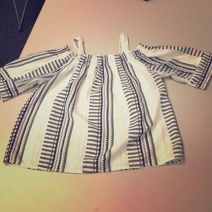 Size medium passport top.